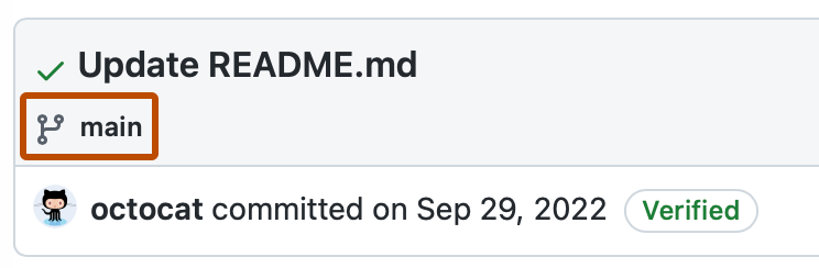 Captura de tela de um resumo de commit. Um ícone de ramificação e "main" são realçados com um contorno laranja.